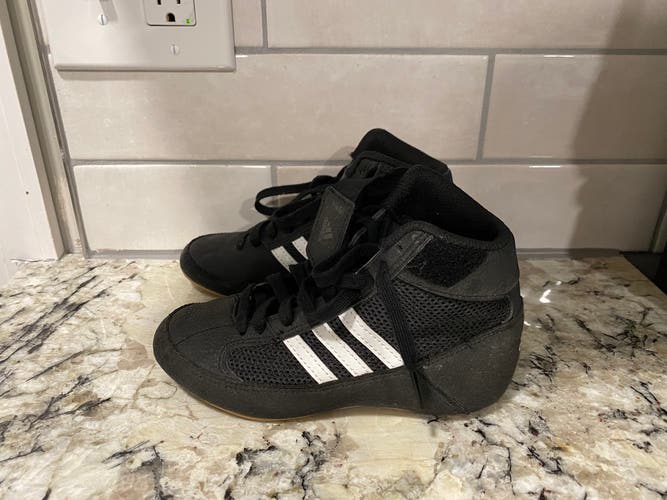Adidas youth wrestling shoes size 12