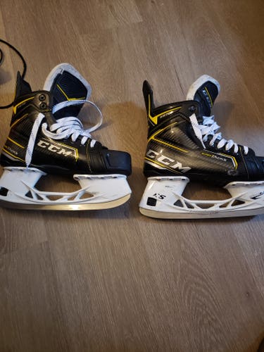 Senior New CCM Super Tacks 9370 Hockey Skates Regular Width Size 6