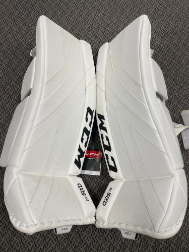 CCM Axis 1.9 33” +1 goalie leg pads