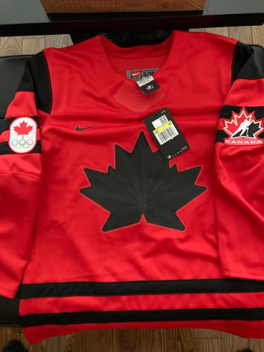 Red Youth Men's New Small Nike Jersey