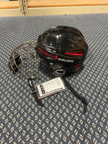 New Small Bauer Re-Akt 100 Helmet