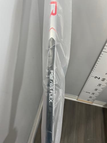 New Right Handed P92/65 Vapor Hyperlite Hockey Stick