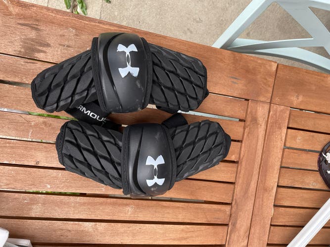 Under Armour Arm Pads