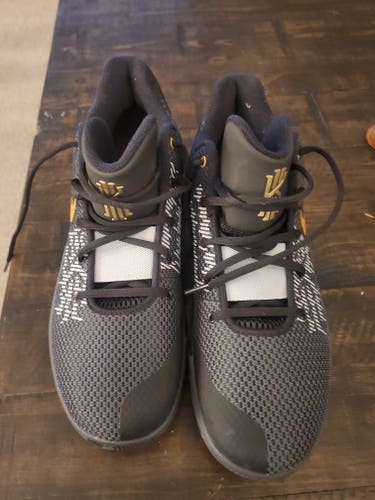 Black Adult New Men's Size 10 (Women's 11) Nike Shoes