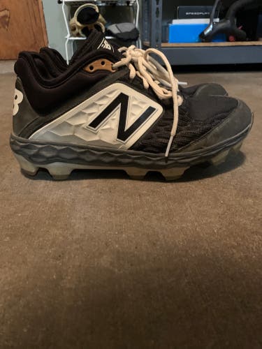 Black Men's Molded Cleats Low Cut 3000V3