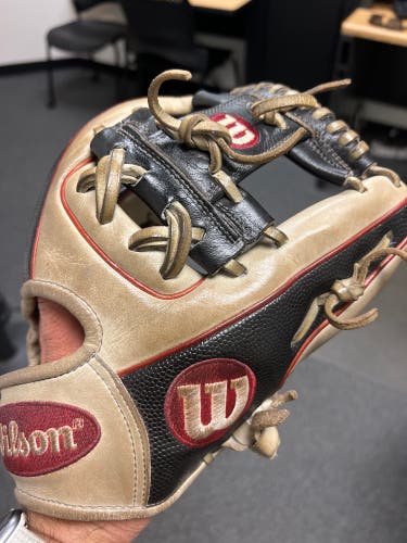 Infield 11.5" A2000 Baseball Glove