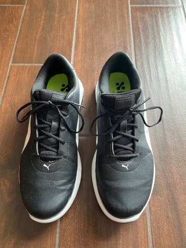 Men’s size 9 puma golf shoes