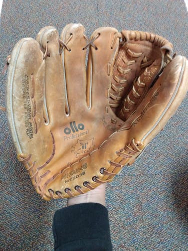 Used Mizuno Left Hand Throw Infield Softball Glove 12.5"