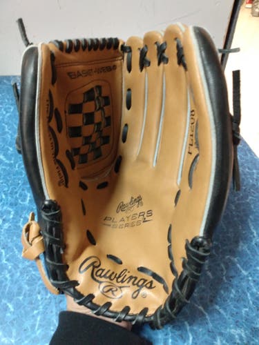 Used Rawlings Right Hand Throw Infield Baseball Glove 12"