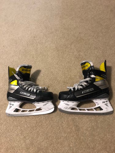 Used Bauer  Size 8.5 Supreme S37 Hockey Skates