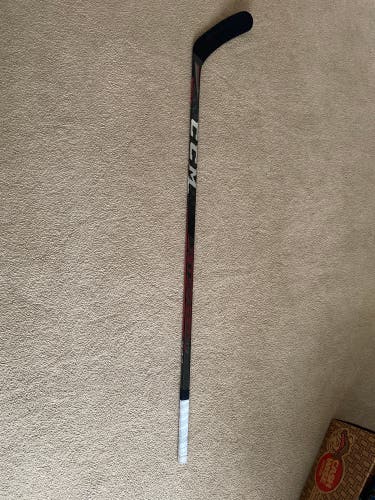 Senior Right Handed P28M JetSpeed FT3 Pro Hockey Stick