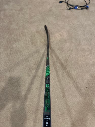 Senior Right Handed P28 Pro Stock RibCor Trigger 4 Pro Hockey Stick