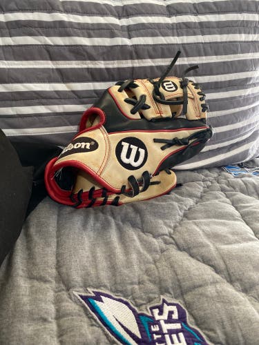 New Pitcher's 11.25" A2000 Baseball Glove