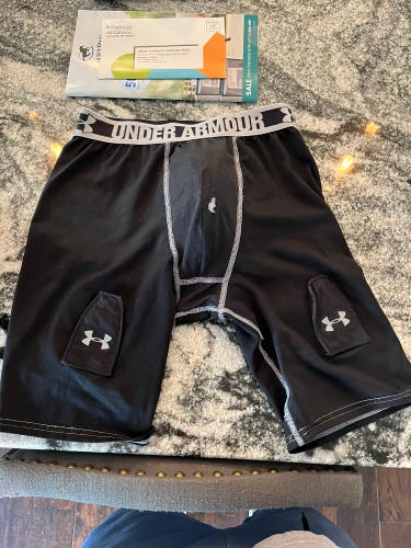 Black Men's Medium Under Armour Compression