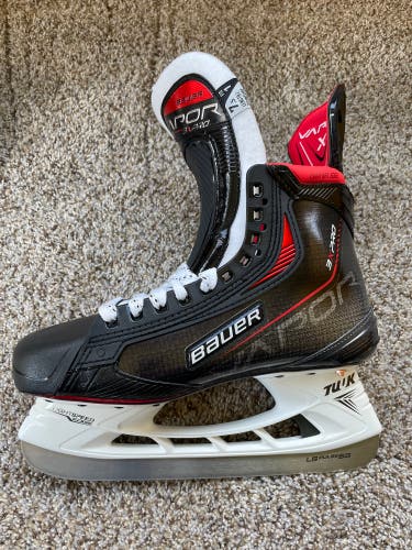 New Bauer Size 7.5 Vapor 3X Pro Hockey Skates