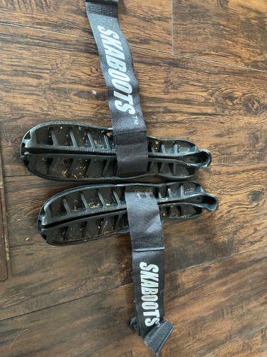 Skaboots Size Medium