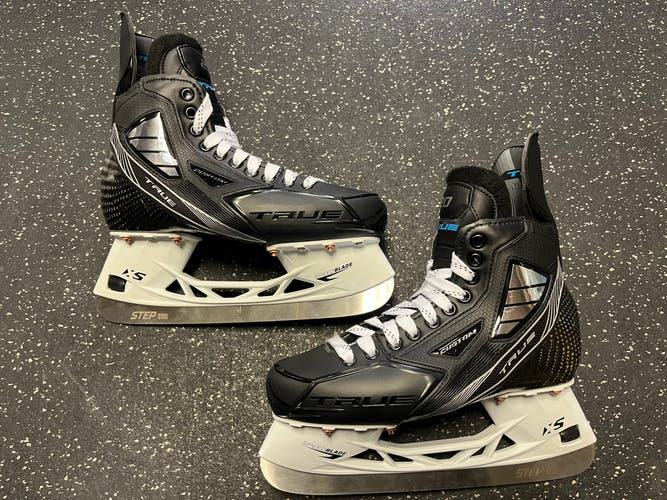 New True Regular Width Pro Stock Size 8.5 Pro Custom Hockey Skates