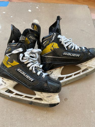 Used Bauer Regular Width Size 6 Supreme UltraSonic Hockey Skates