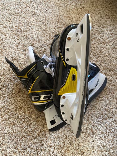 Used CCM 9.5D Super Tacks AS3 Pro Hockey Skates