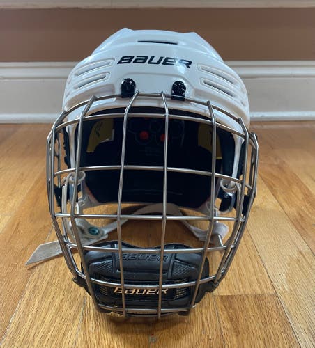 Used Small Bauer Re-Akt 75 Helmet