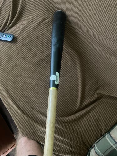 Used Wood (-3) 29 oz 33" Bat