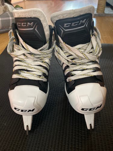 Ccm goalie skates size 4 D