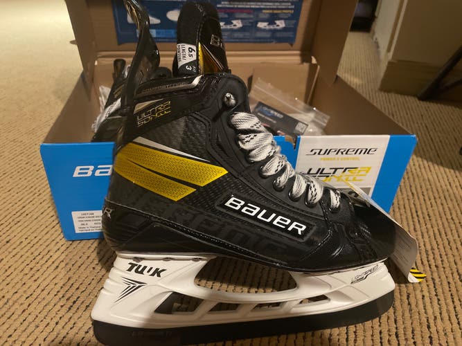 New Bauer Supreme Ultrasonic Intermediate 6.5 Fit 3 Skates