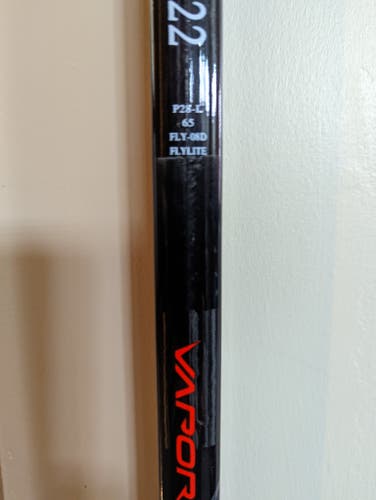 Bauer VAPOR Flylite Hockey Stick LEFTY P28 65 flex Intermediate D1 Pro Stock