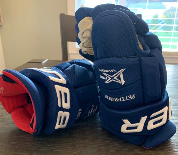 Bauer 13" Pro Stock Vapor 1X Pro Gloves - Vancouver Canucks - Elias Pettersson
