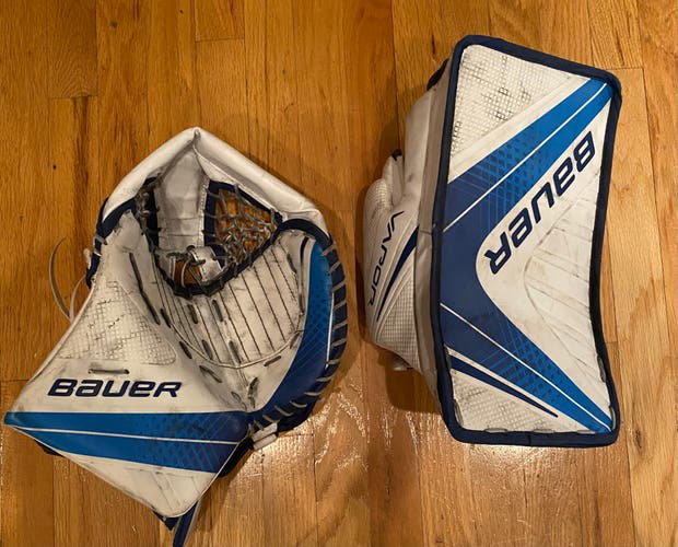 Used Regular Bauer Vapor X900 Glove and Blocker