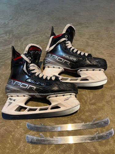 Used Bauer Size 9.5 Vapor 3X Hockey Skates