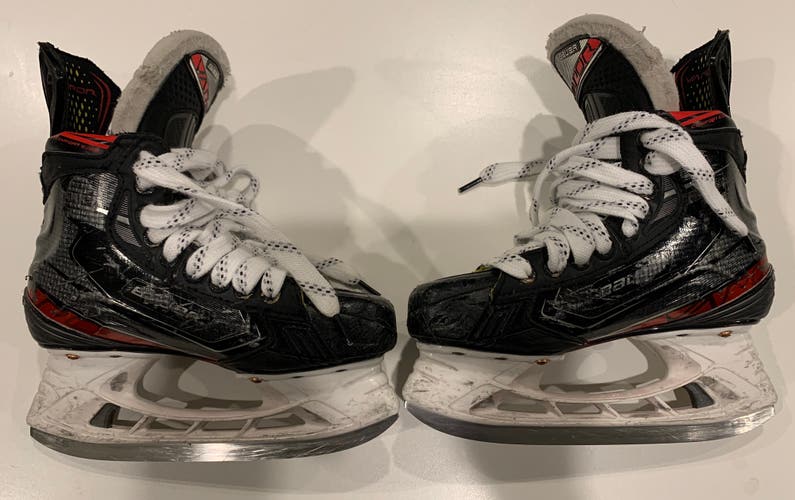 Used Bauer   Size 4 Vapor 2X Hockey Skates