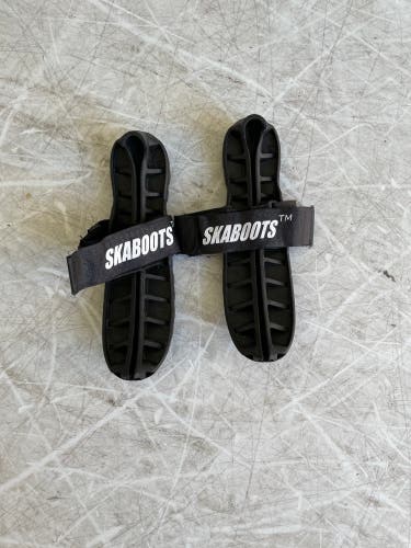 Used Small Skaboots.