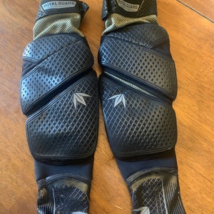 Bunker kings elbow pads Size S/M