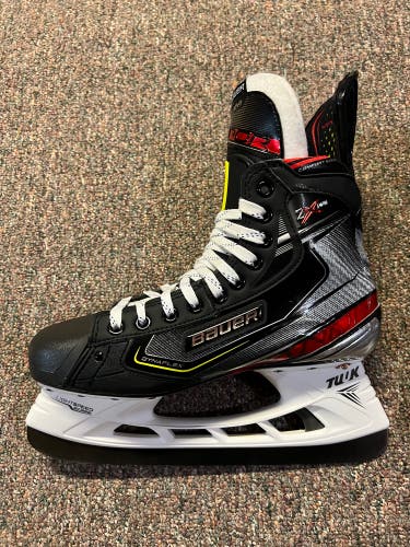 Pro Stock Bauer Vapor 2X Pro Hockey Skates Size 7.5E Custom Skate