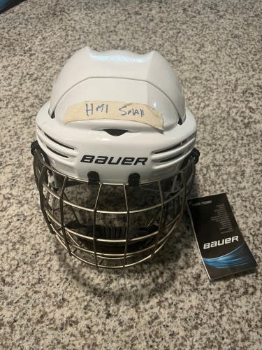 New  Bauer 7500 Helmet Combo Item