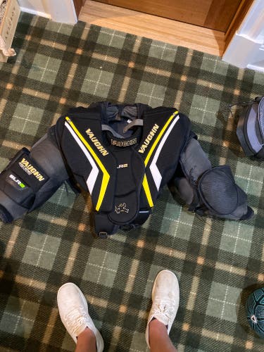 Used Medium Vaughn  Ventus SLR2 Goalie Chest Protector
