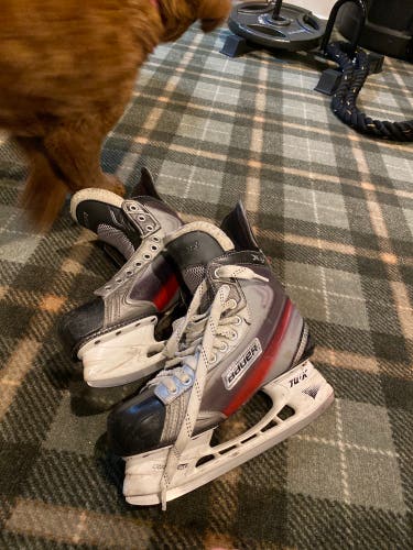 Used Bauer Regular Width Size 8.5 Vapor X5.0 Hockey Skates