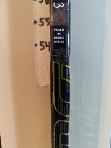 Bauer Supreme 2S PRO Hockey Stick RIGHTY P92M 95 flex Senior D1 Pro Stock
