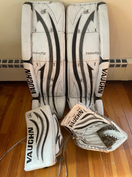Vaughn V4 35+1” Goalie Pad Set