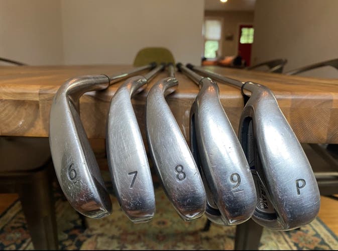 Used left handed Callaway Strata golf irons 6i-PW