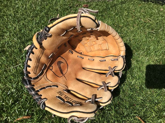 Right Hand Throw Nike Infield Diamond Ready Baseball Glove 11.5"