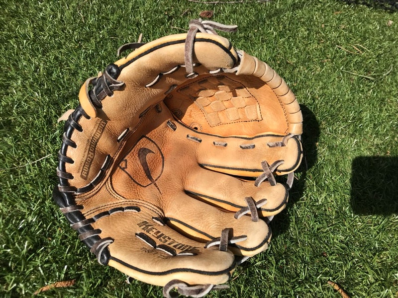 Right Hand Throw Nike Infield Diamond Ready Baseball Glove 11.5"
