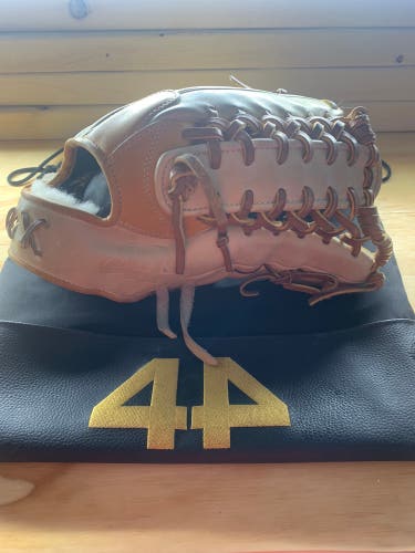 Outfield 12.5" Signiture Series Baseball Glove
