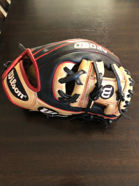 Used Right Hand Throw Wilson Infield PF88 A2000 Baseball Glove 11.25"