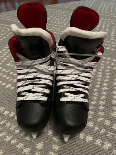 Junior New Bauer Vapor X400 Hockey Skates Regular Width Size 4