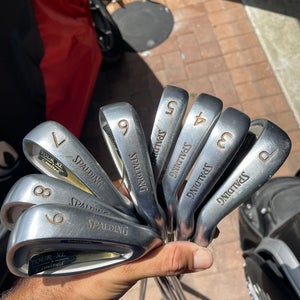 Golf clubs Spaulding 8 pc set in right Handed  Graphite
