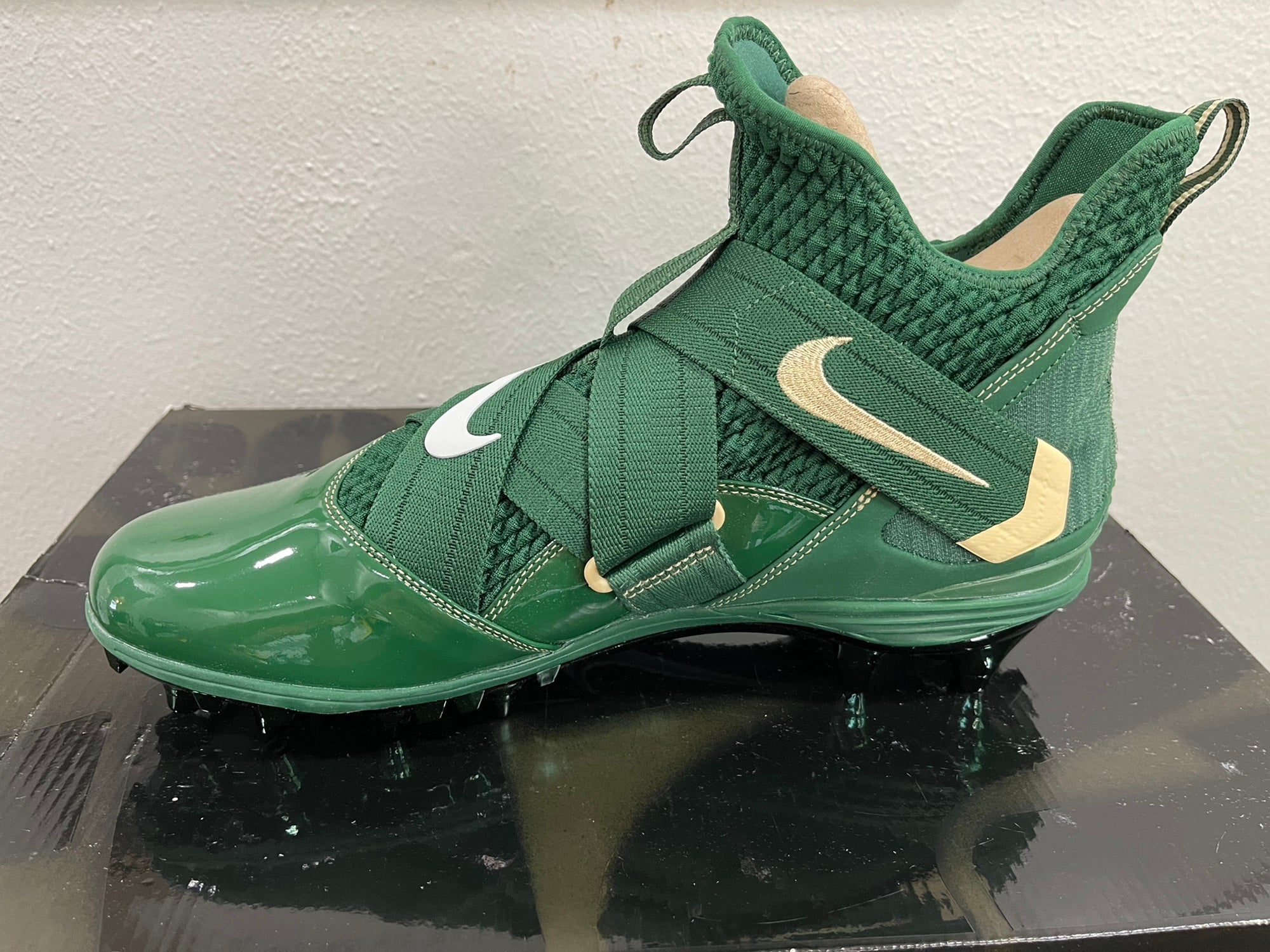 lebron soldier 12 strike cleats
