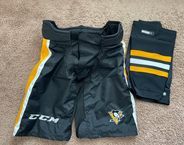 Pittsburgh Penguins CCM Pant Shell w/ Socks L+2