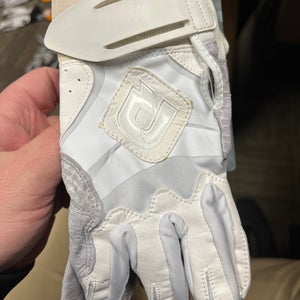 Medium DeMarini Torq-D Batting Gloves